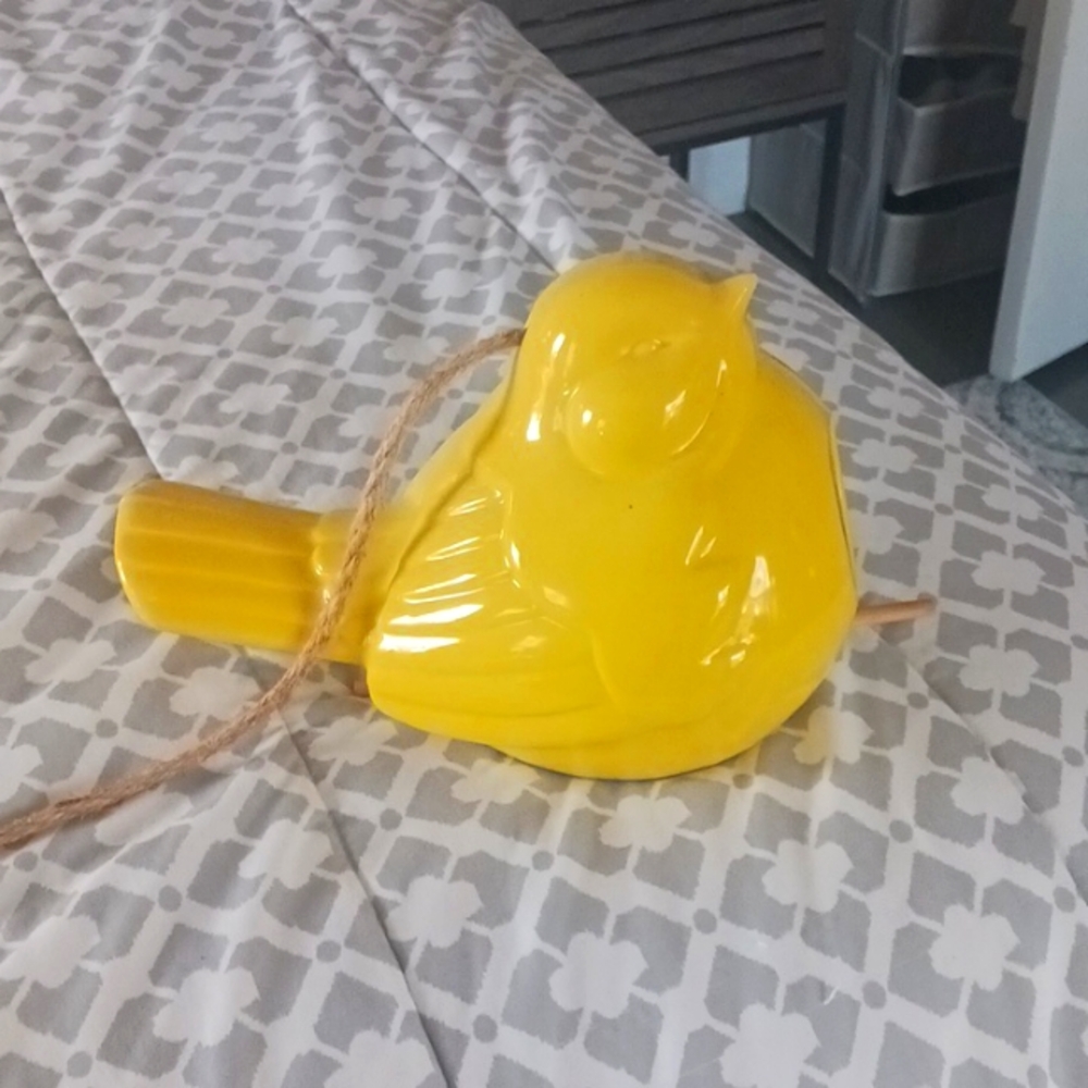 Bird feeder